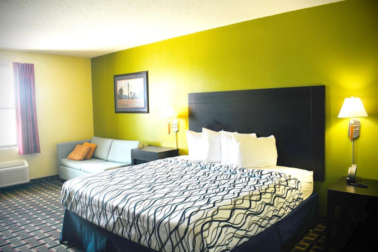 Days By Wyndham Park Kansas Park City